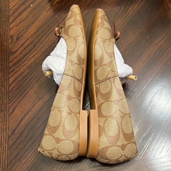 Coach shoes , with box and original tags ect… worn only a couple times - Picture 6 of 10